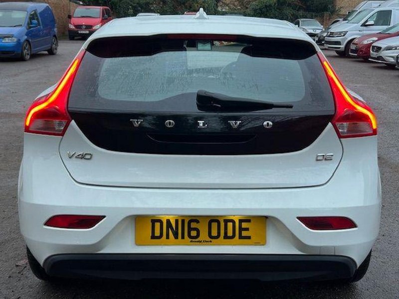 VOLVO V40