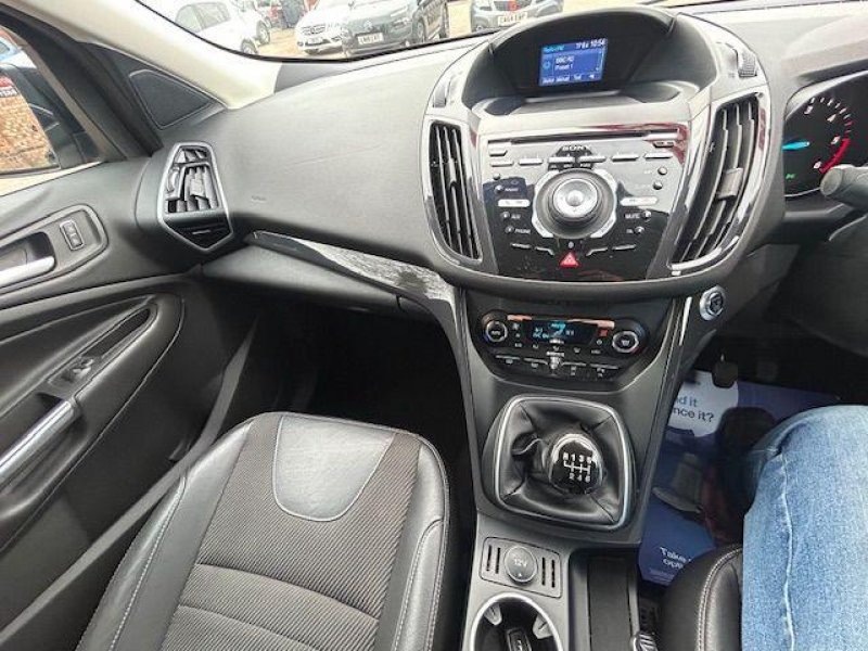 FORD KUGA
