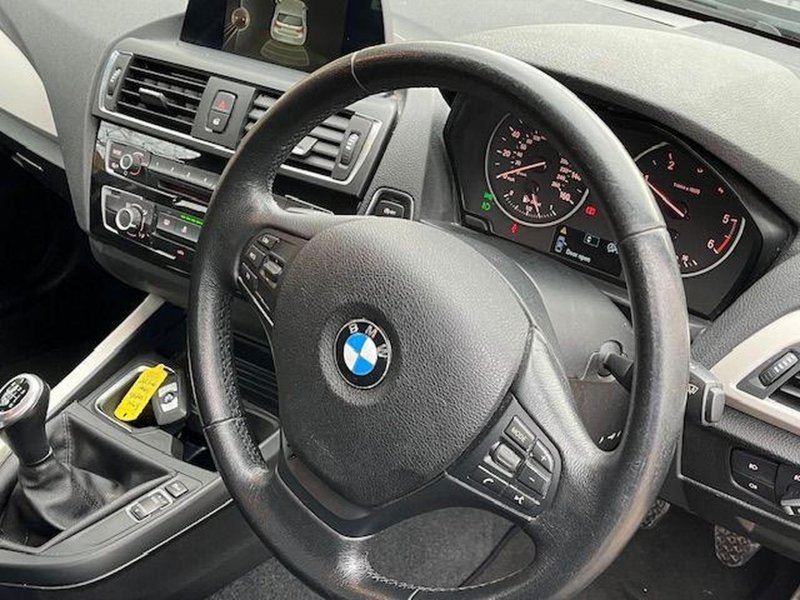 BMW 1 SERIES