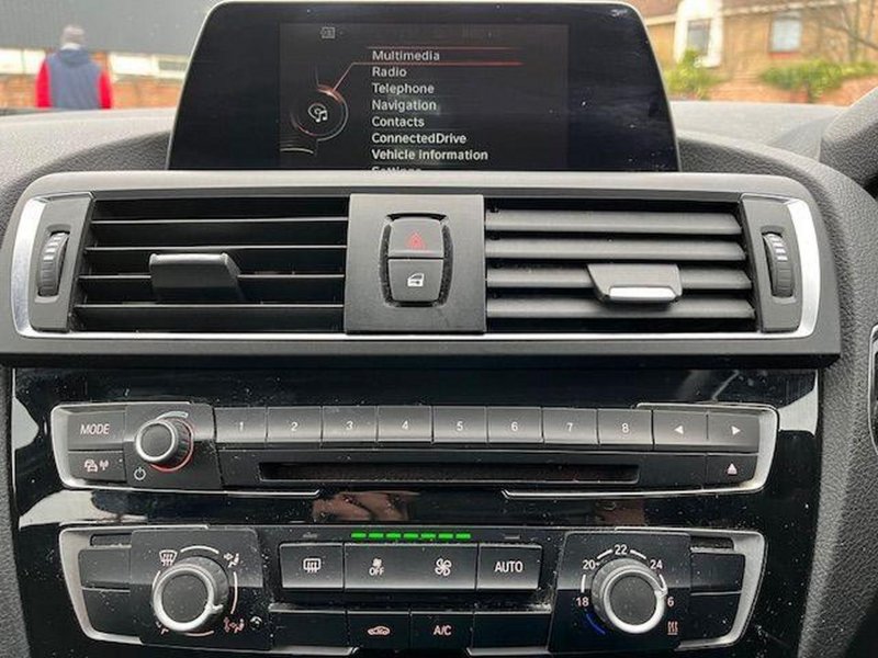 BMW 1 SERIES