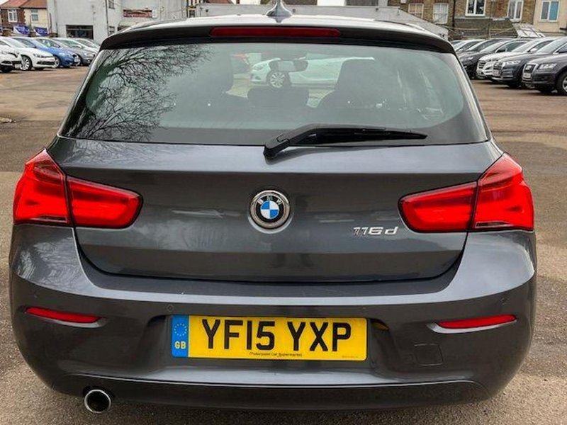 BMW 1 SERIES