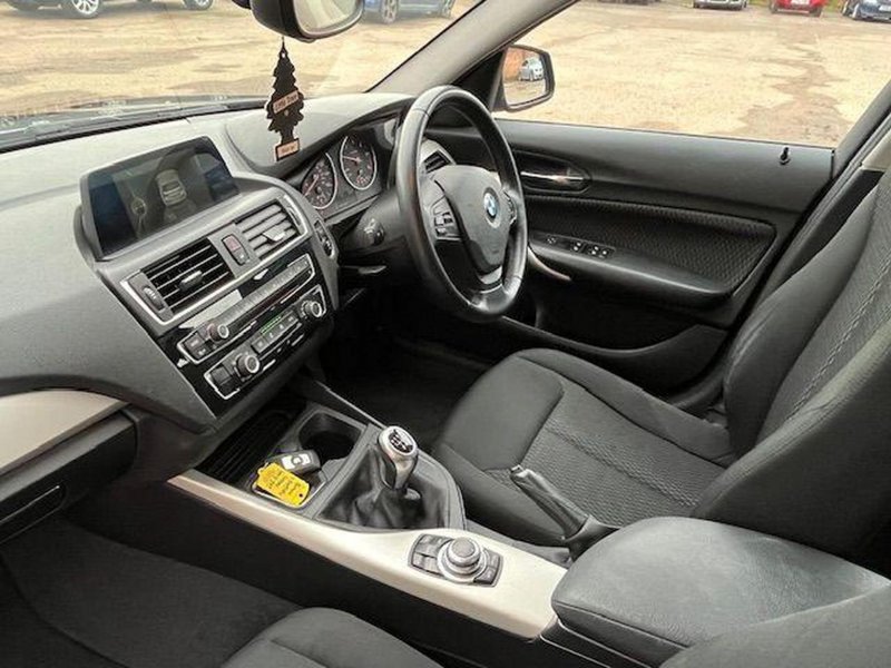BMW 1 SERIES
