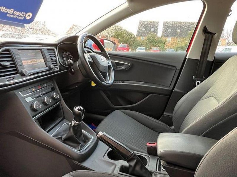 SEAT LEON