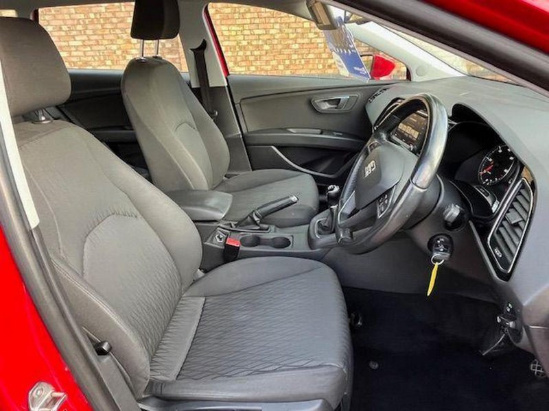 SEAT LEON