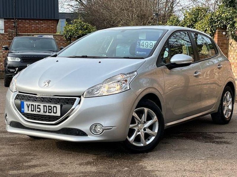 PEUGEOT 208