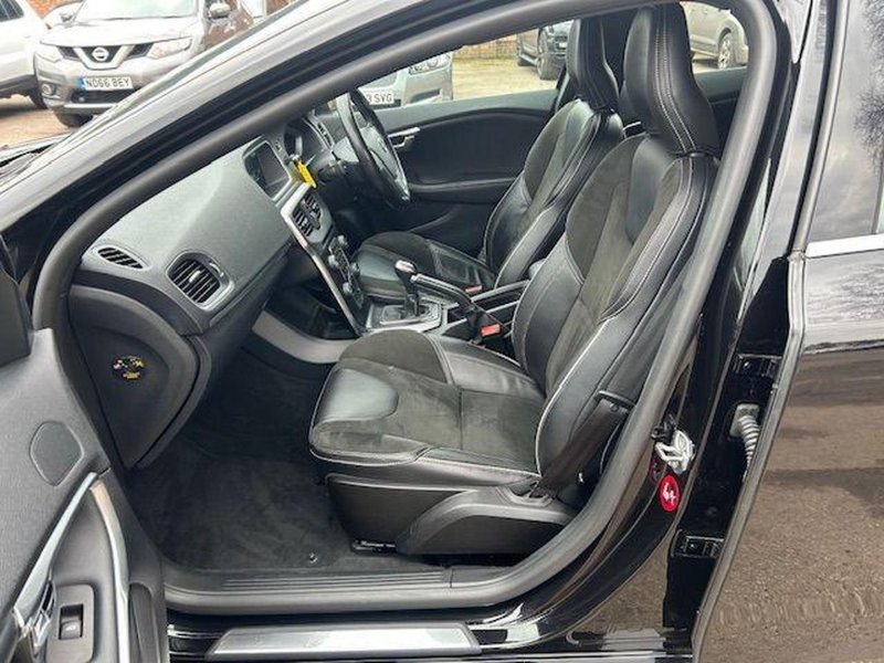 VOLVO V40
