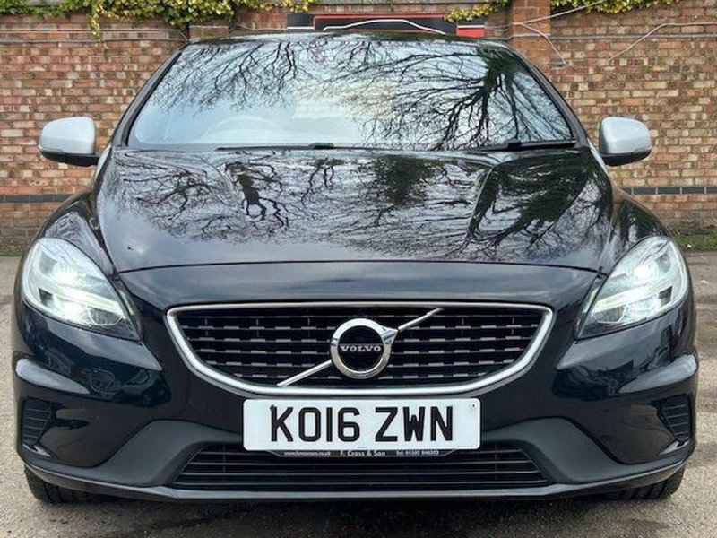 VOLVO V40