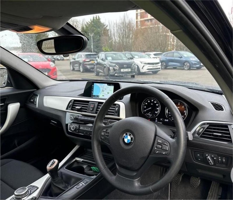 BMW 1 SERIES