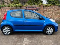 PEUGEOT 107
