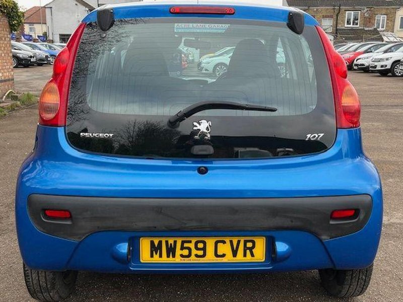 PEUGEOT 107