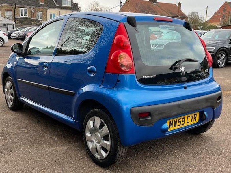 PEUGEOT 107
