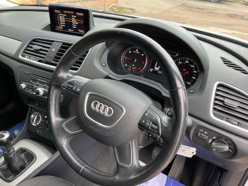 AUDI Q3