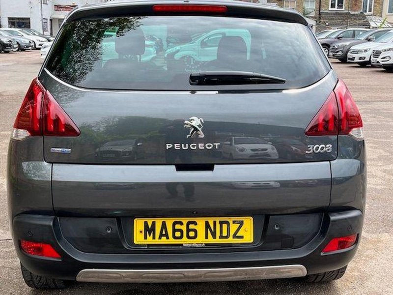 PEUGEOT 3008