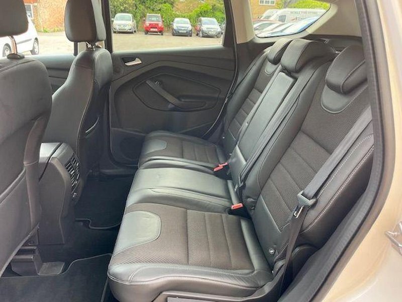 FORD KUGA