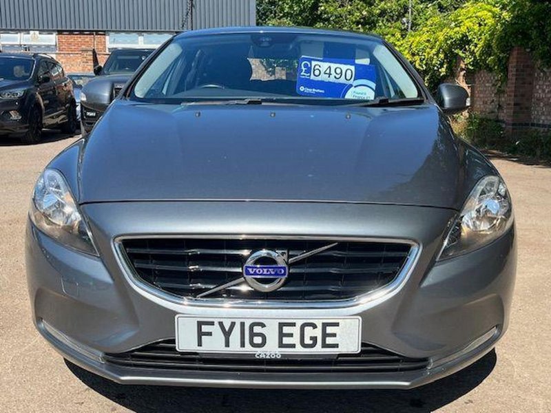 VOLVO V40