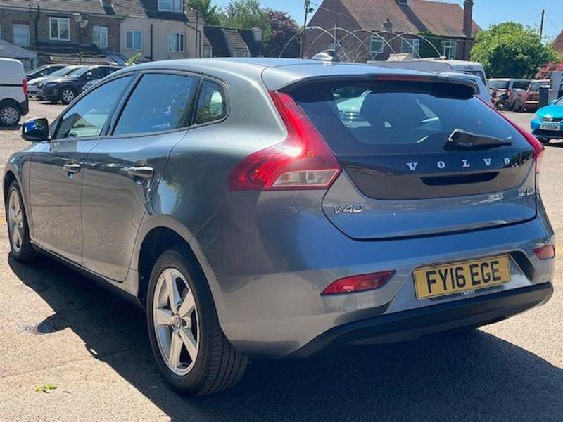 VOLVO V40