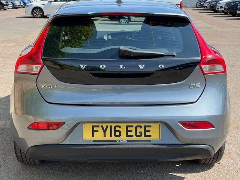 VOLVO V40
