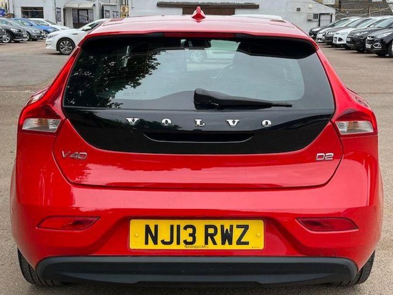 VOLVO V40