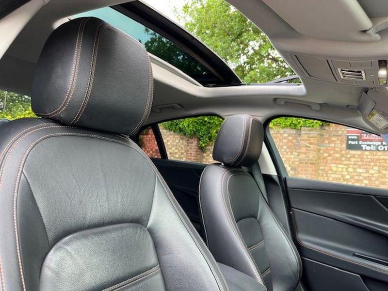 JAGUAR XE