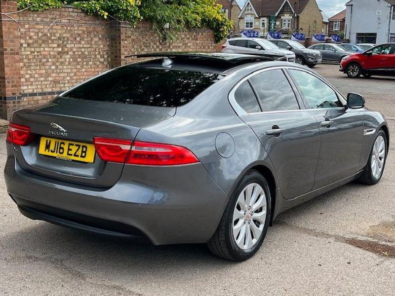 JAGUAR XE