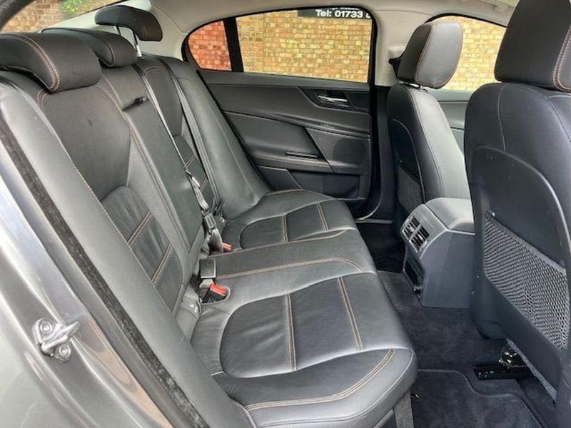 JAGUAR XE