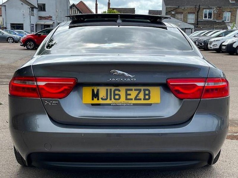 JAGUAR XE