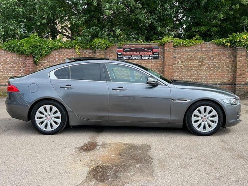 JAGUAR XE