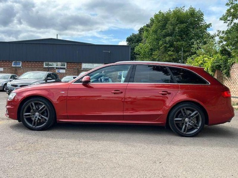 AUDI A4 AVANT