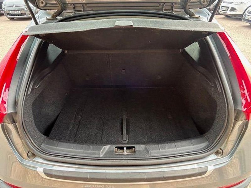 VOLVO V40 CROSS COUNTRY