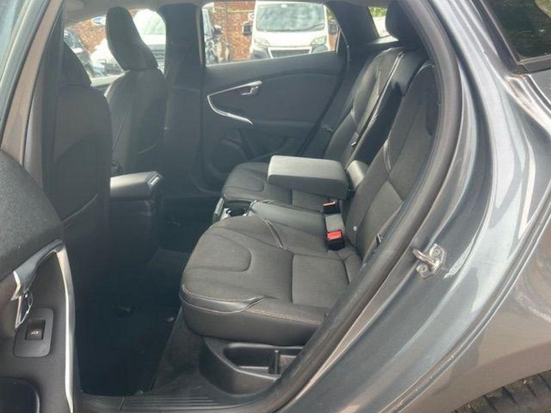 VOLVO V40 CROSS COUNTRY