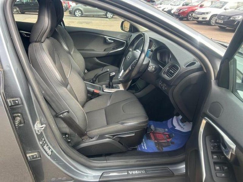 VOLVO V40 CROSS COUNTRY