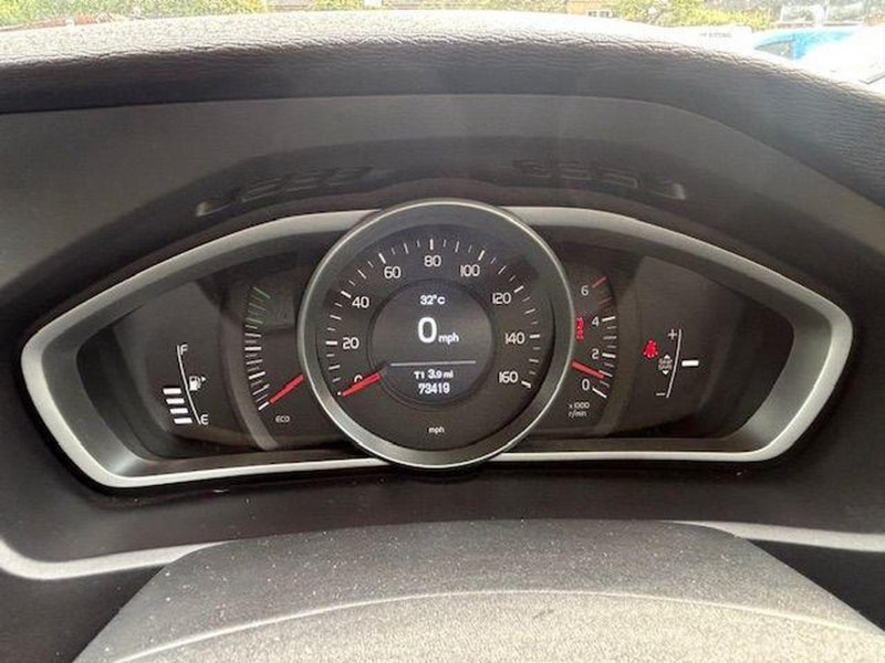 VOLVO V40 CROSS COUNTRY