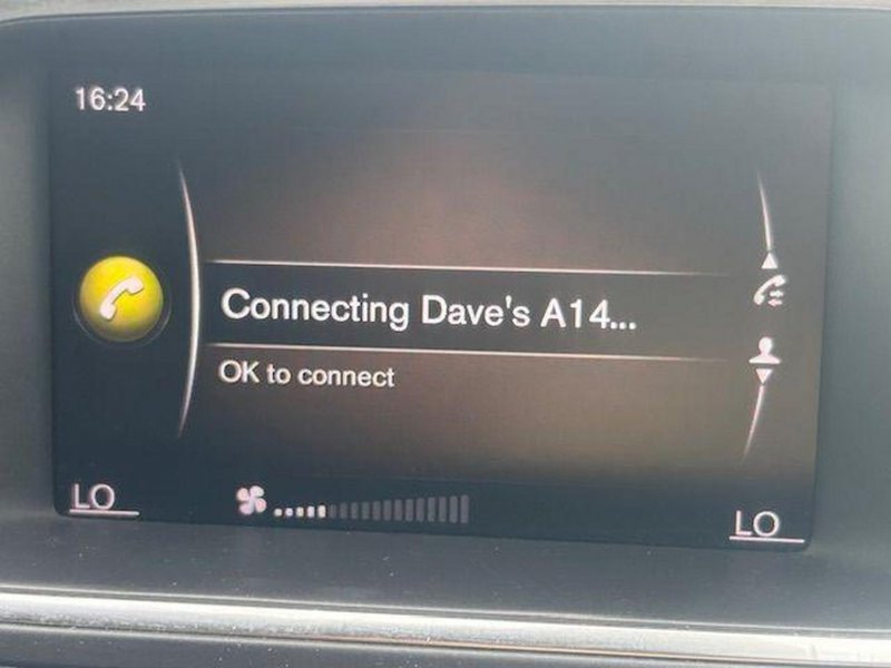VOLVO V40 CROSS COUNTRY