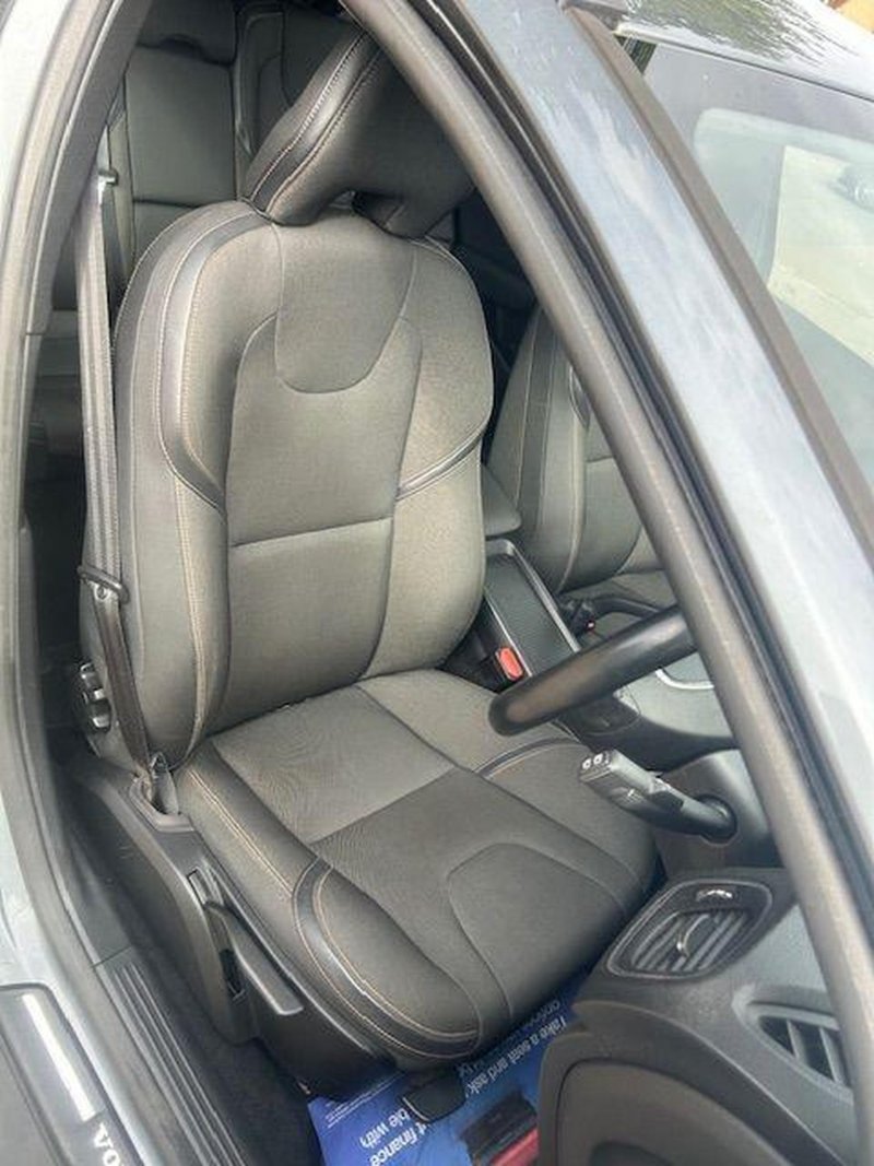 VOLVO V40 CROSS COUNTRY