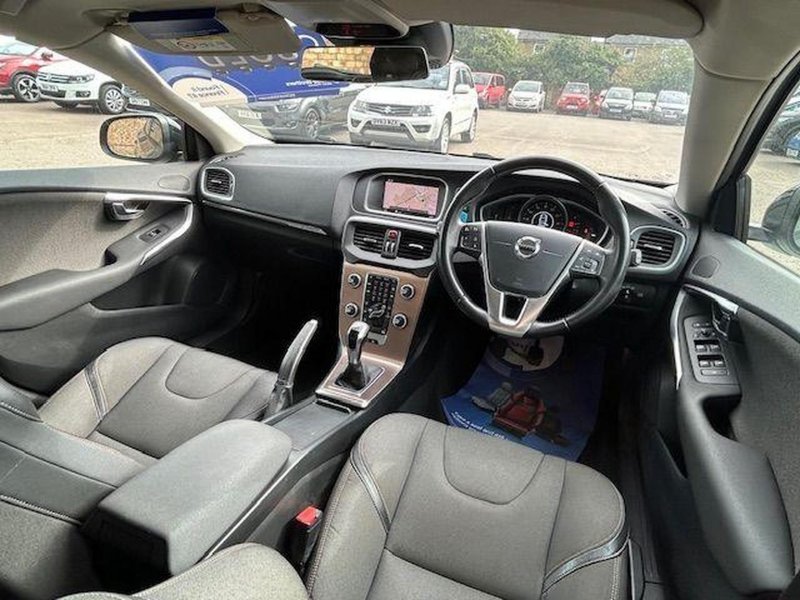 VOLVO V40 CROSS COUNTRY